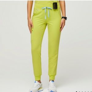 FIGS Women’s citrine Zamora tall joggers scrub pants S/TALL